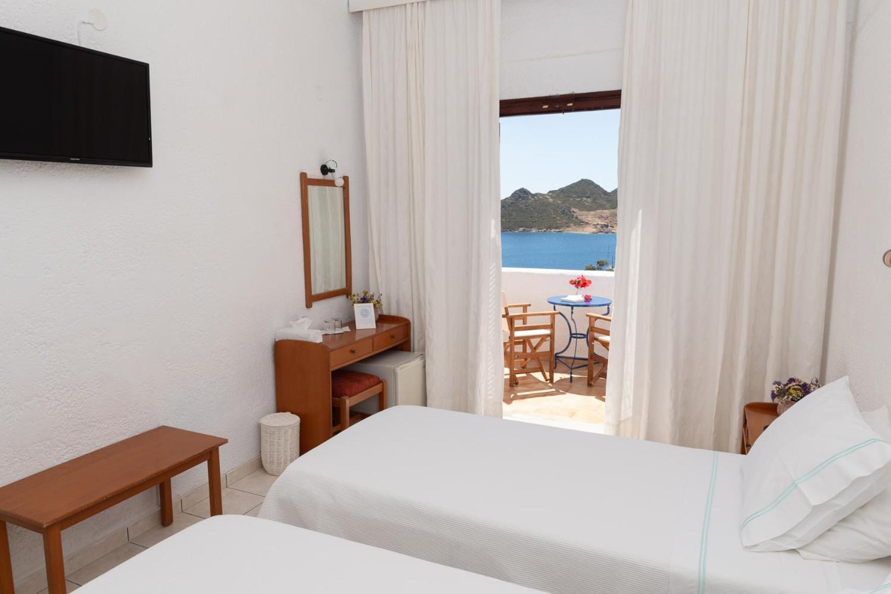 Golden Sun Hotel Patmos Buitenkant foto