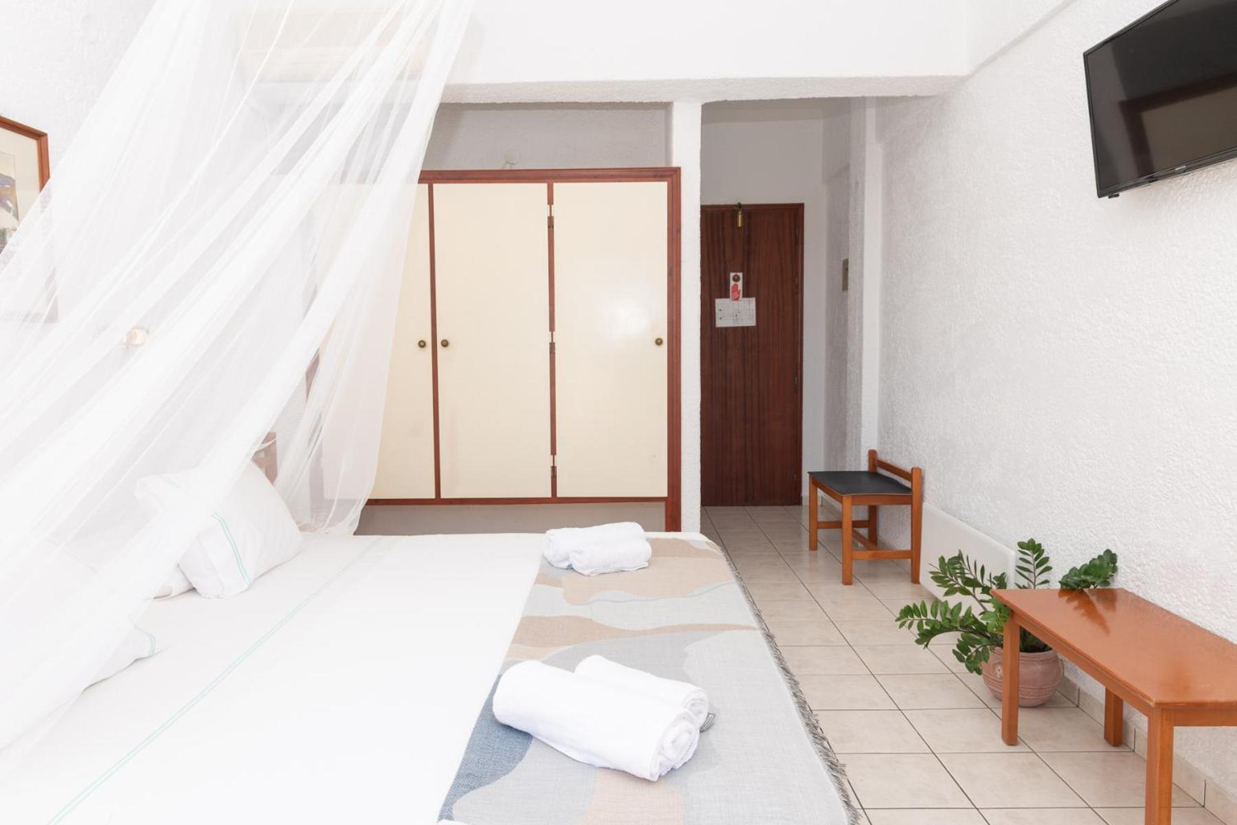 Golden Sun Hotel Patmos Buitenkant foto